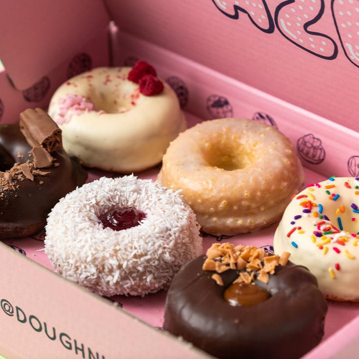 "Baked Signature" glutenfreundliche Kuchen-Donut Geschenkbox
