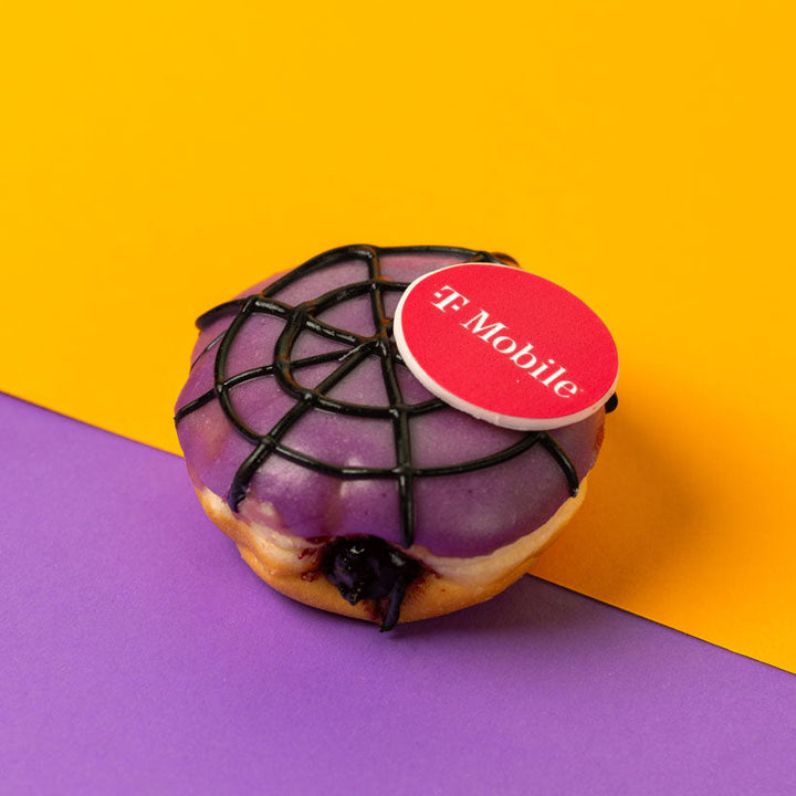 Halloween Office Box XL – 60 Mini-Donuts mit Logo (VG)